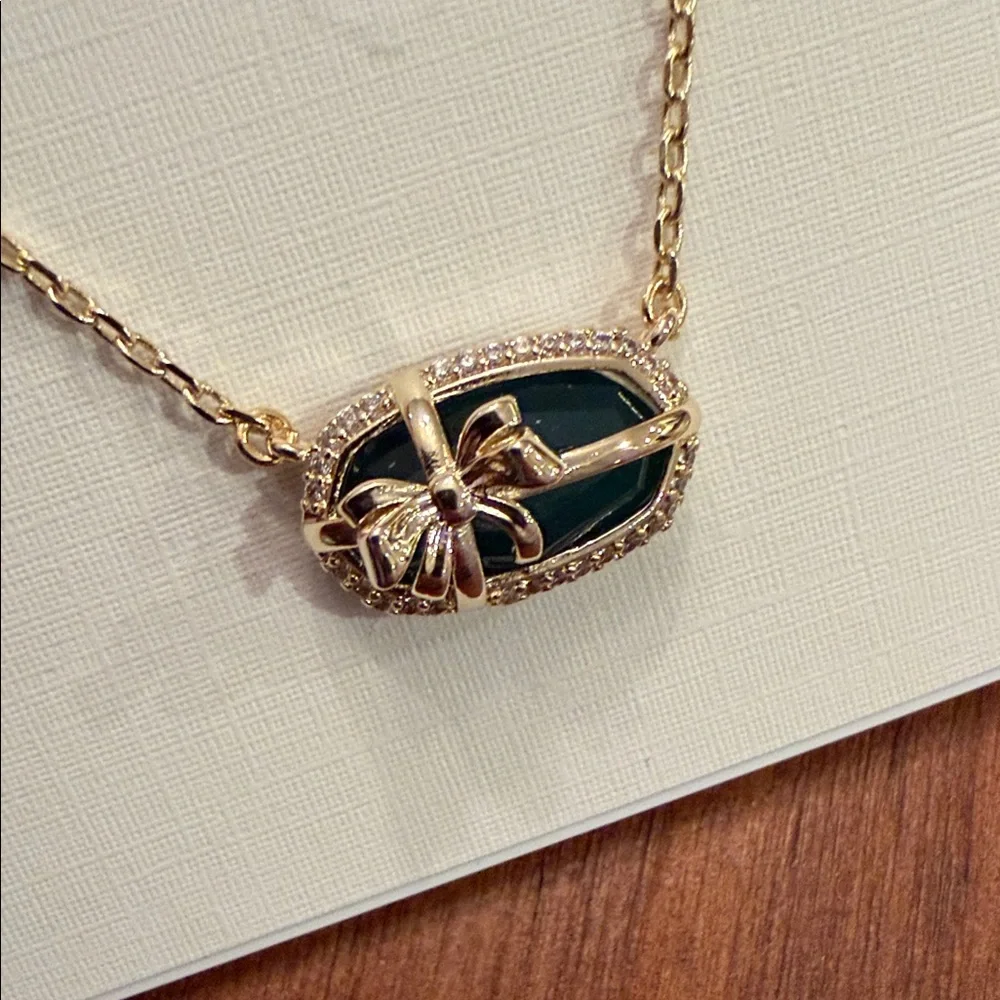Kendra Scott Gold Green Pendant Necklace with bow - Picture 2 of 4